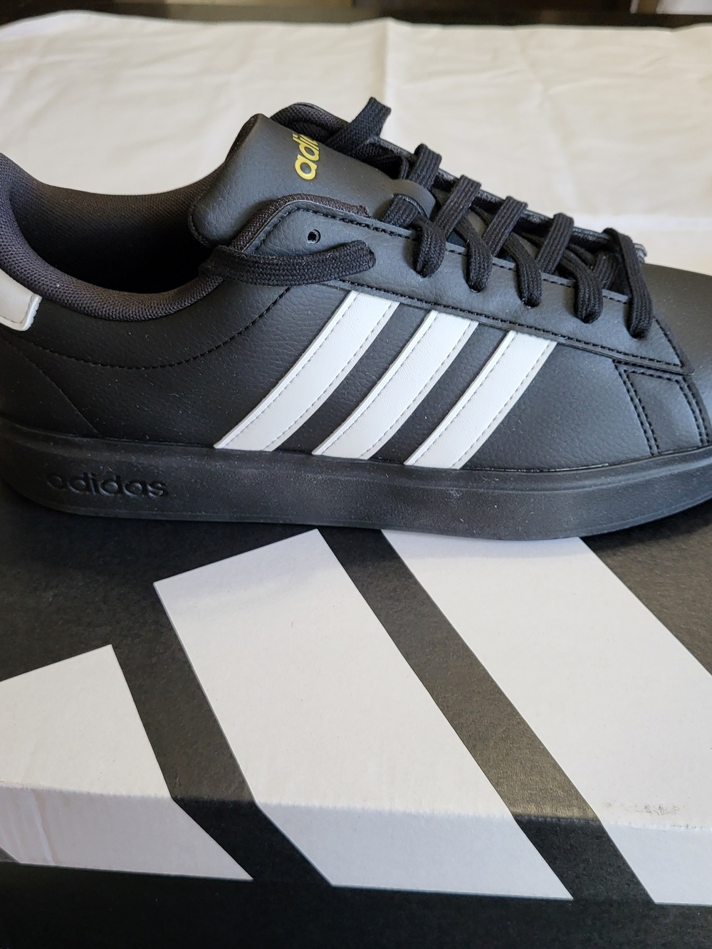 NEW* Adidas Grand Court 2.0 Shoes Black White Men's Size 10 Women's 8.5 w/Box